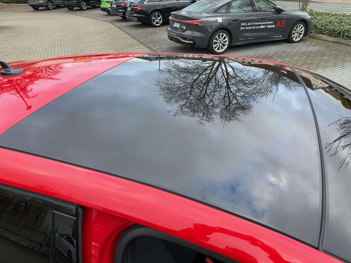 Fahrzeugabbildung Audi RS3 SPORTBACK 2.5 TFSI MATRIX-LED+PANO+SONOS+NAV