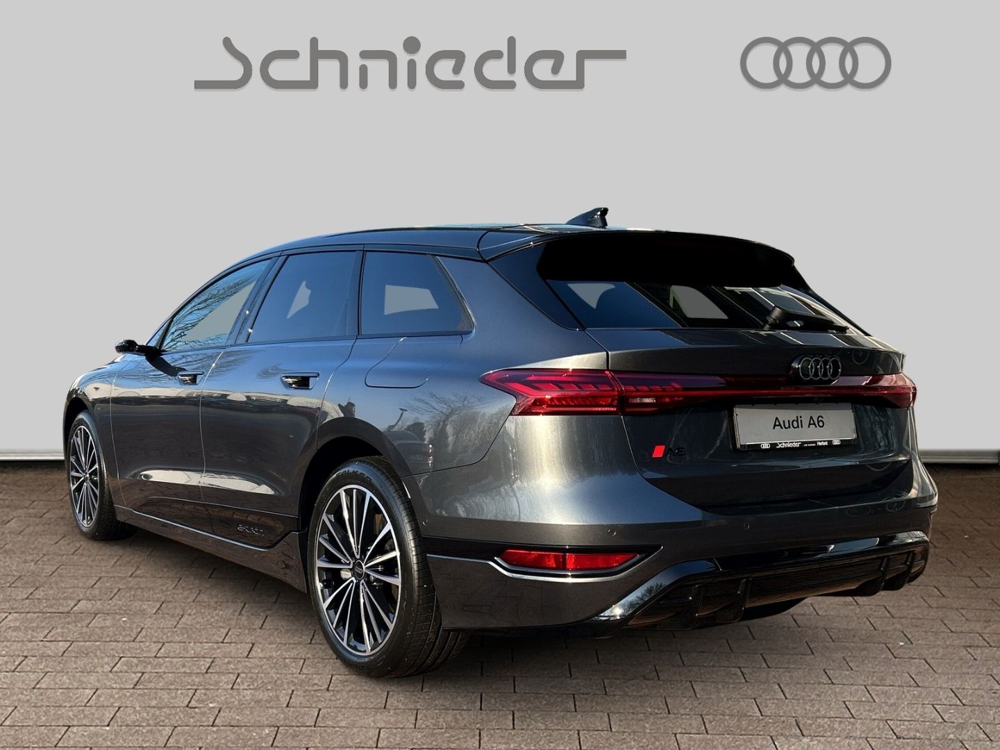 Fahrzeugabbildung Audi A6 AVANT E-TRON PERF. LED,360°KAMERA,B&O,MEMORY