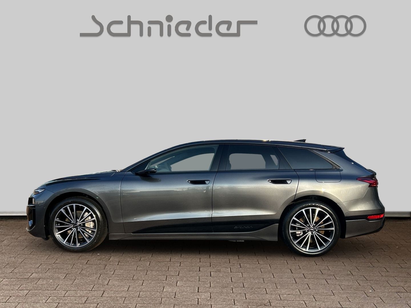 Fahrzeugabbildung Audi A6 AVANT E-TRON PERF. LED,360°KAMERA,B&O,MEMORY
