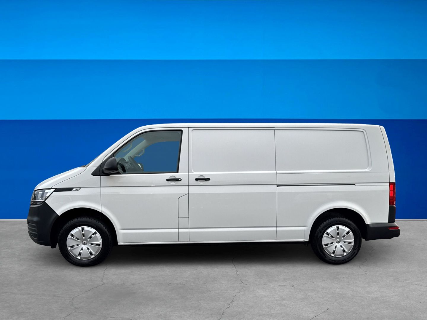Fahrzeugabbildung Volkswagen T6.1 Kasten 2.0 TDI lang L2H1 Rear View DSG