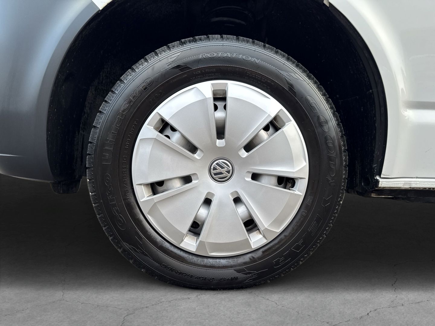 Fahrzeugabbildung Volkswagen T6.1 Kasten 2.0 TDI lang L2H1 Rear View DSG