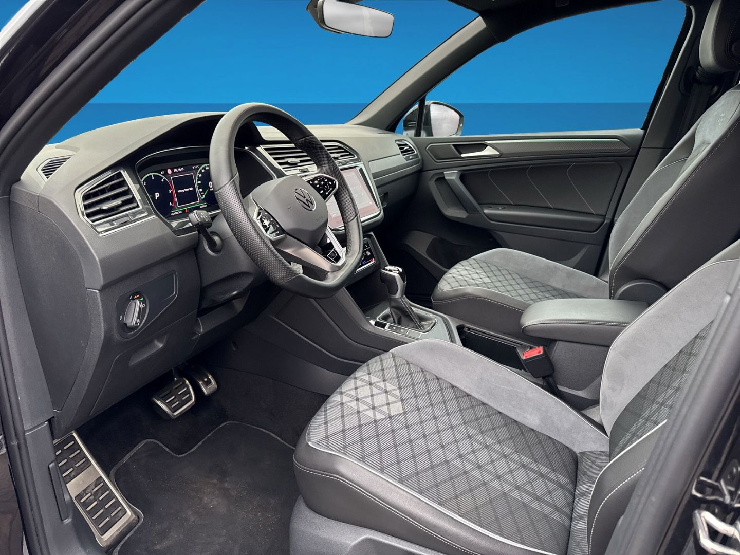 Fahrzeugabbildung Volkswagen Tiguan 2.0 TDI R-Line Black Style Premium-Paket