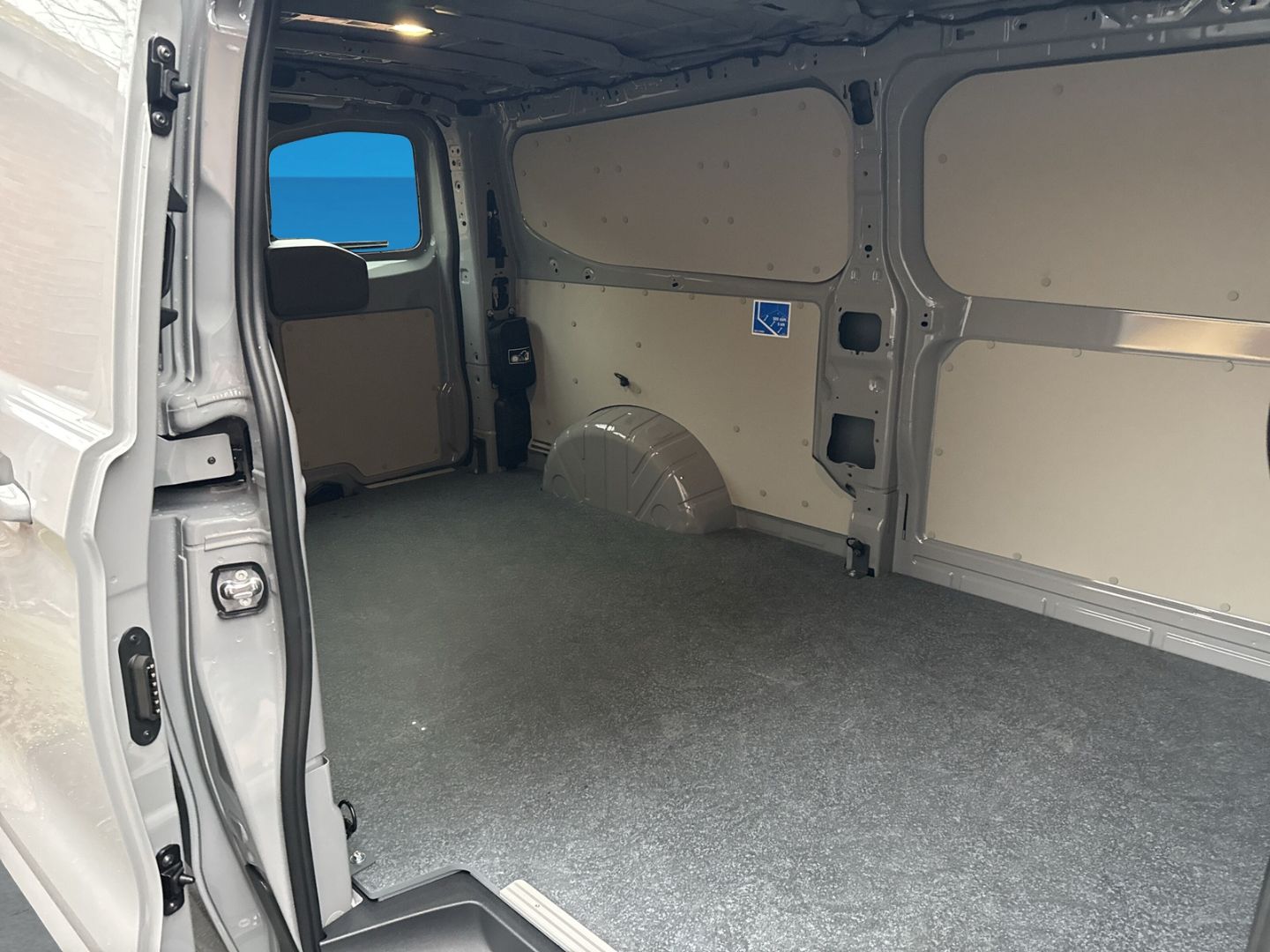 Fahrzeugabbildung Volkswagen Transporter Kasten 2,0 l TDI 110 kW Automatik LR