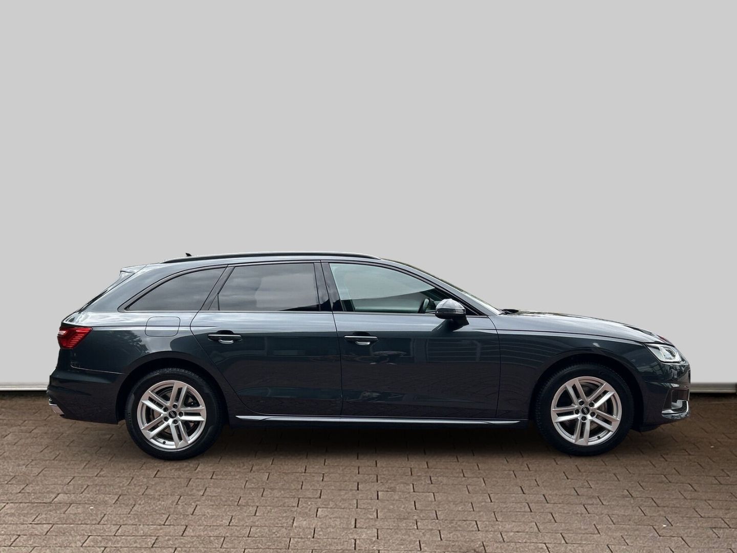 Fahrzeug 8 Fahrzeugabbildung Audi A4 Avant 35 TFSI advanced - mit KI generiert/bearbeitet