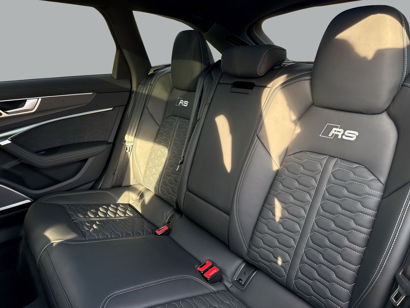 Fahrzeugabbildung Audi RS6 PERFORMANCE,LASER,KERAMIK,PANO,SHZ,HUD,KAMER