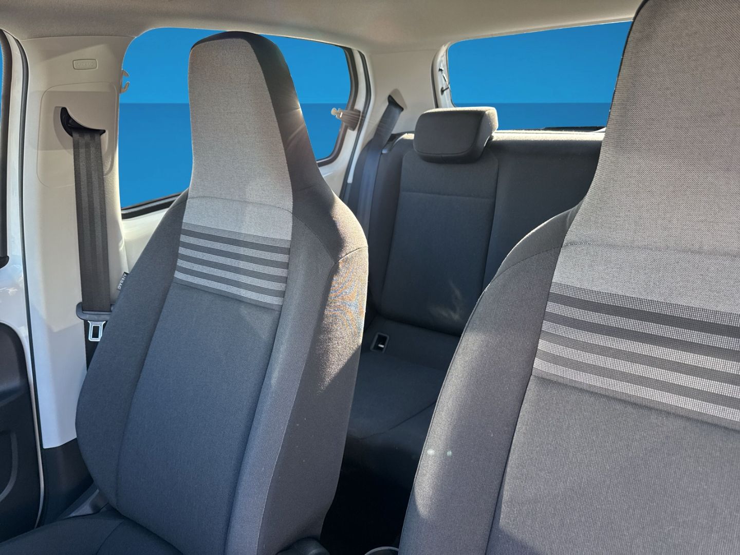 Fahrzeugabbildung Volkswagen up! e- Move Climatronic Komfortpaket ISOFIX