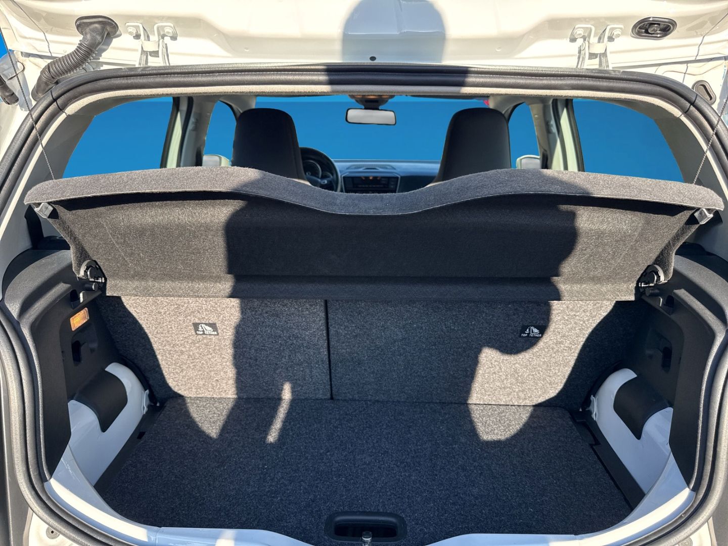 Fahrzeugabbildung Volkswagen up! e- Move Climatronic Komfortpaket ISOFIX