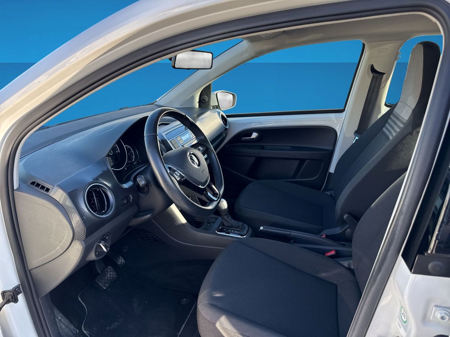 Fahrzeugabbildung Volkswagen up! e- Move Climatronic Komfortpaket ISOFIX