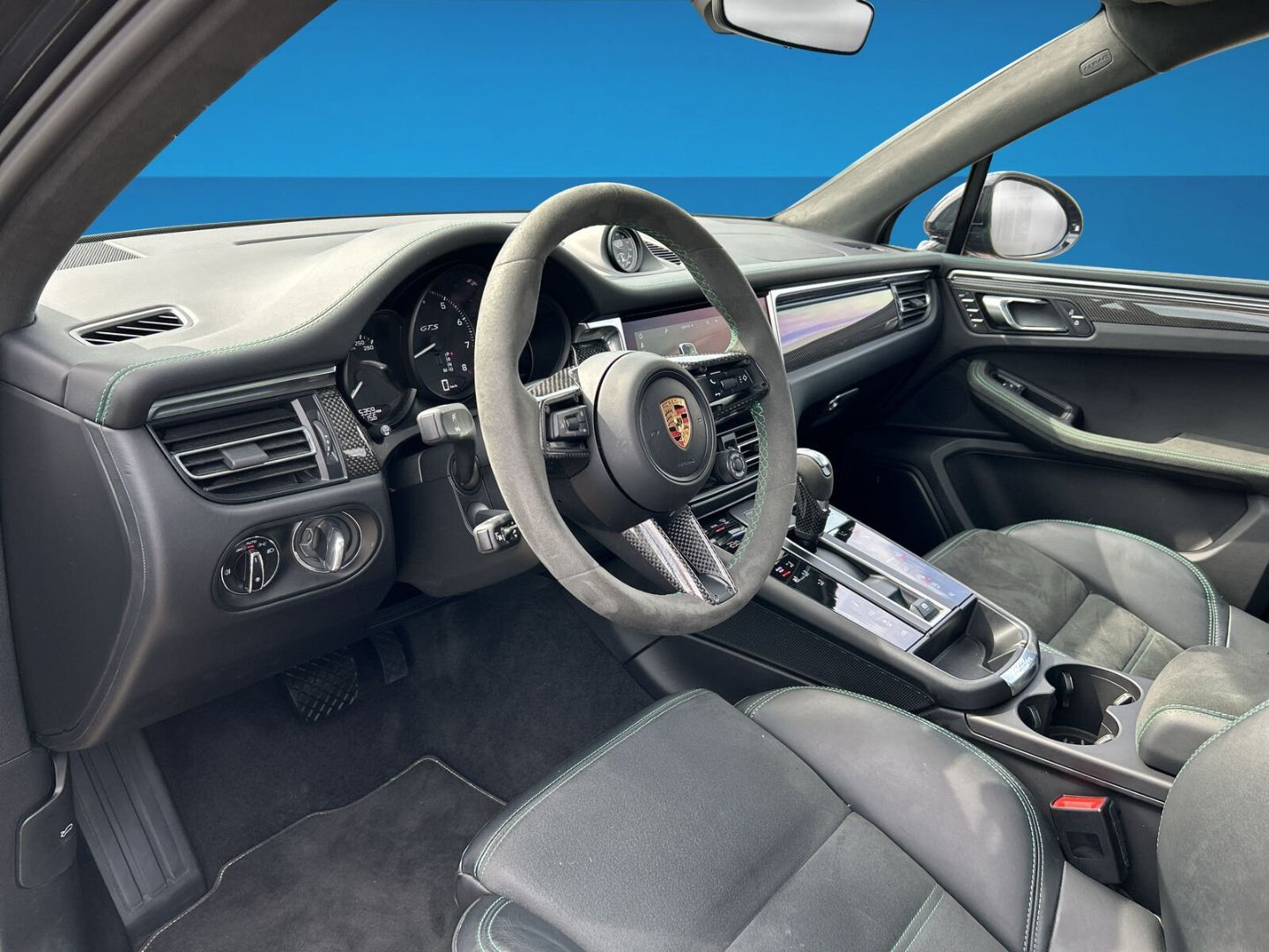 Fahrzeug 11 Fahrzeugabbildung Porsche Macan GTS StandHZG Leder Soundsystem Klimaautom - mit KI generiert/bearbeitet