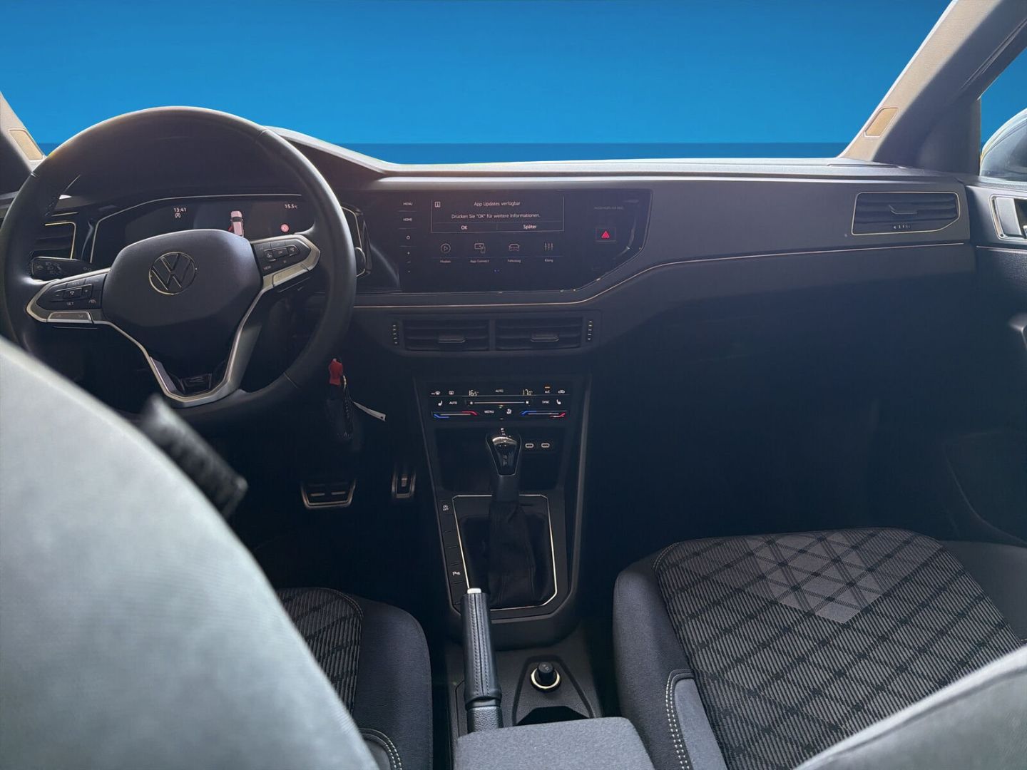 Fahrzeug 14 Fahrzeugabbildung Volkswagen Taigo 1.5 TSI R-Line Rear View Navi Clima - mit KI generiert/bearbeitet