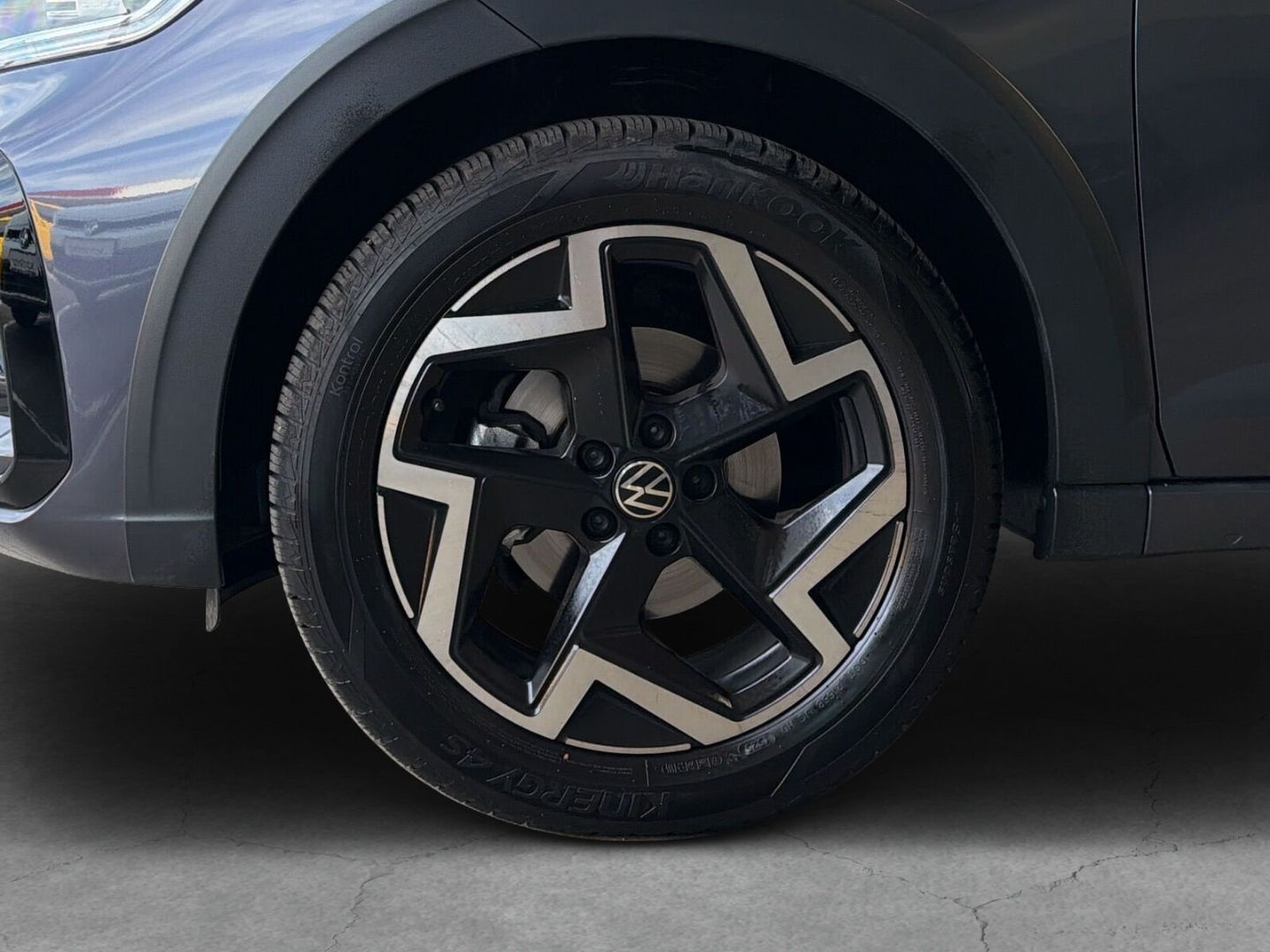 Fahrzeug 10 Fahrzeugabbildung Volkswagen Taigo 1.5 TSI R-Line Rear View Navi Clima - mit KI generiert/bearbeitet