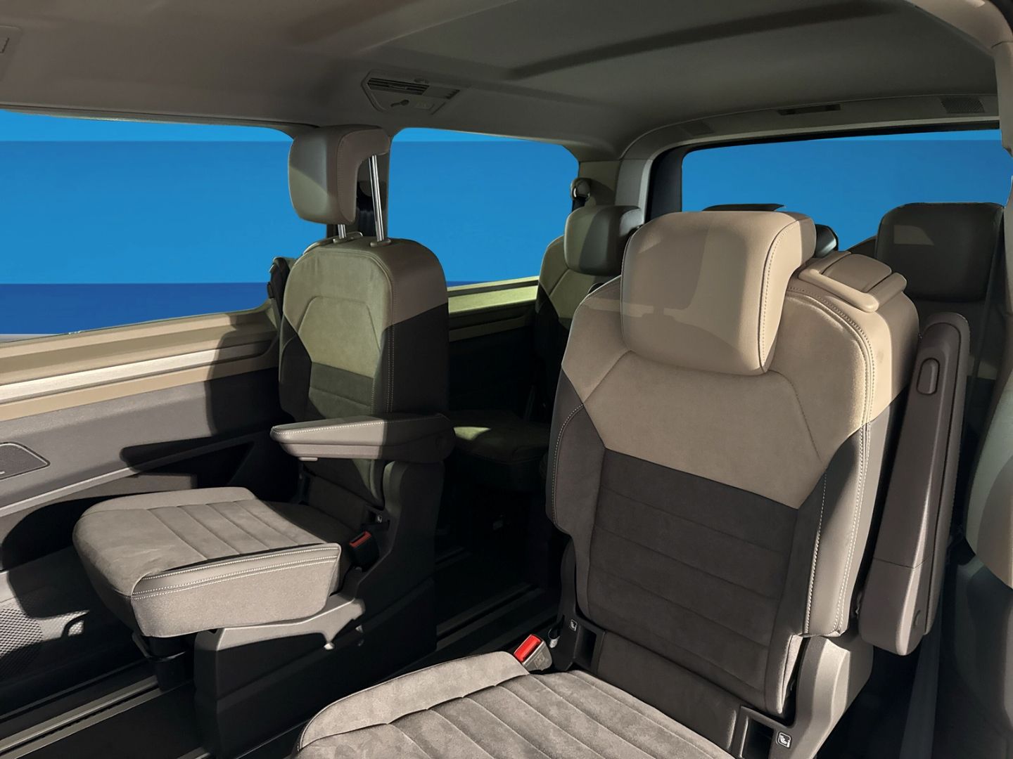 Fahrzeugabbildung Volkswagen T7 Multivan Edition 2,0 l TDI 110 kW DSG LÜ