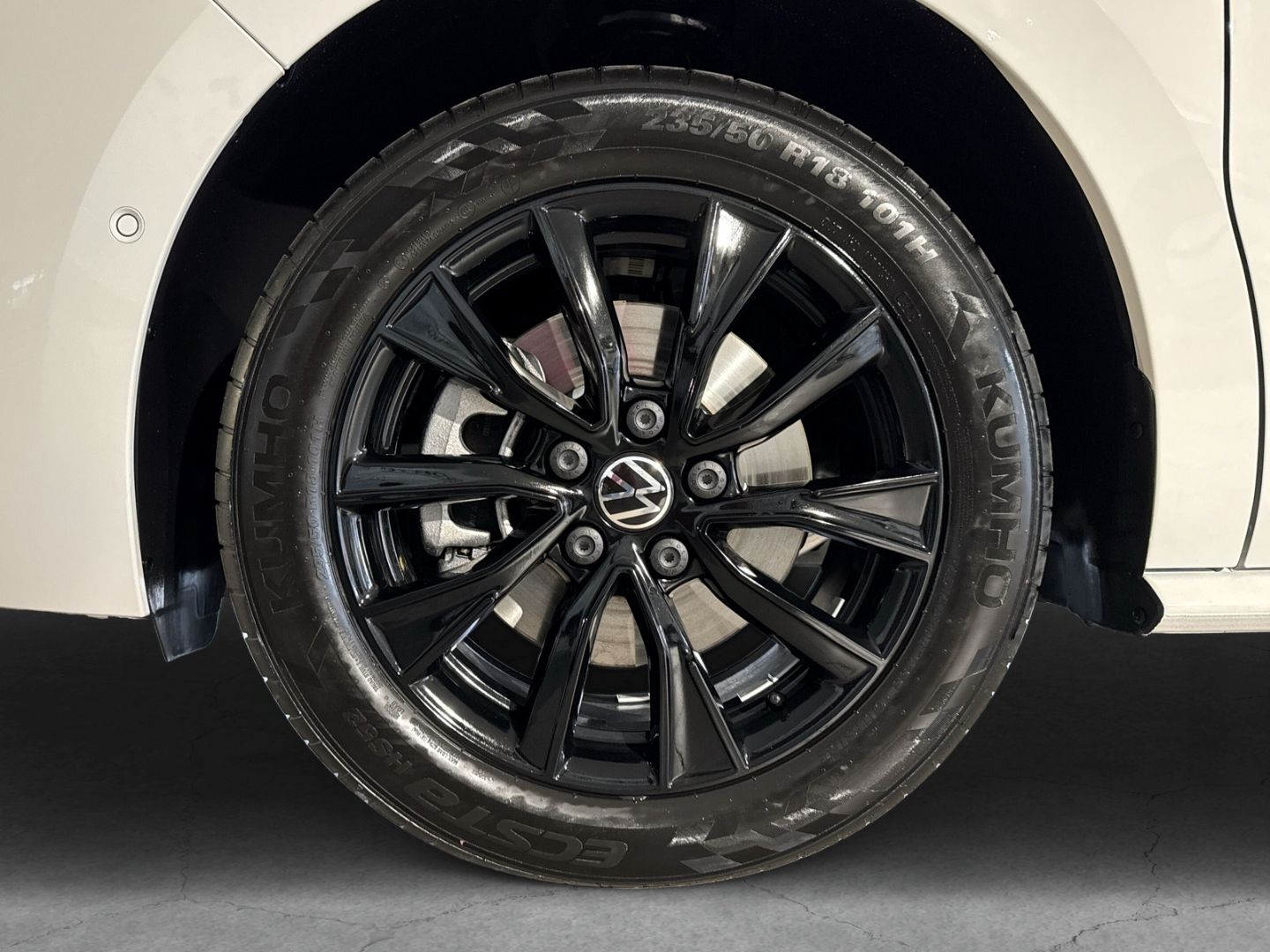 Fahrzeugabbildung Volkswagen T7 Multivan Edition 2,0 l TDI 110 kW DSG LÜ