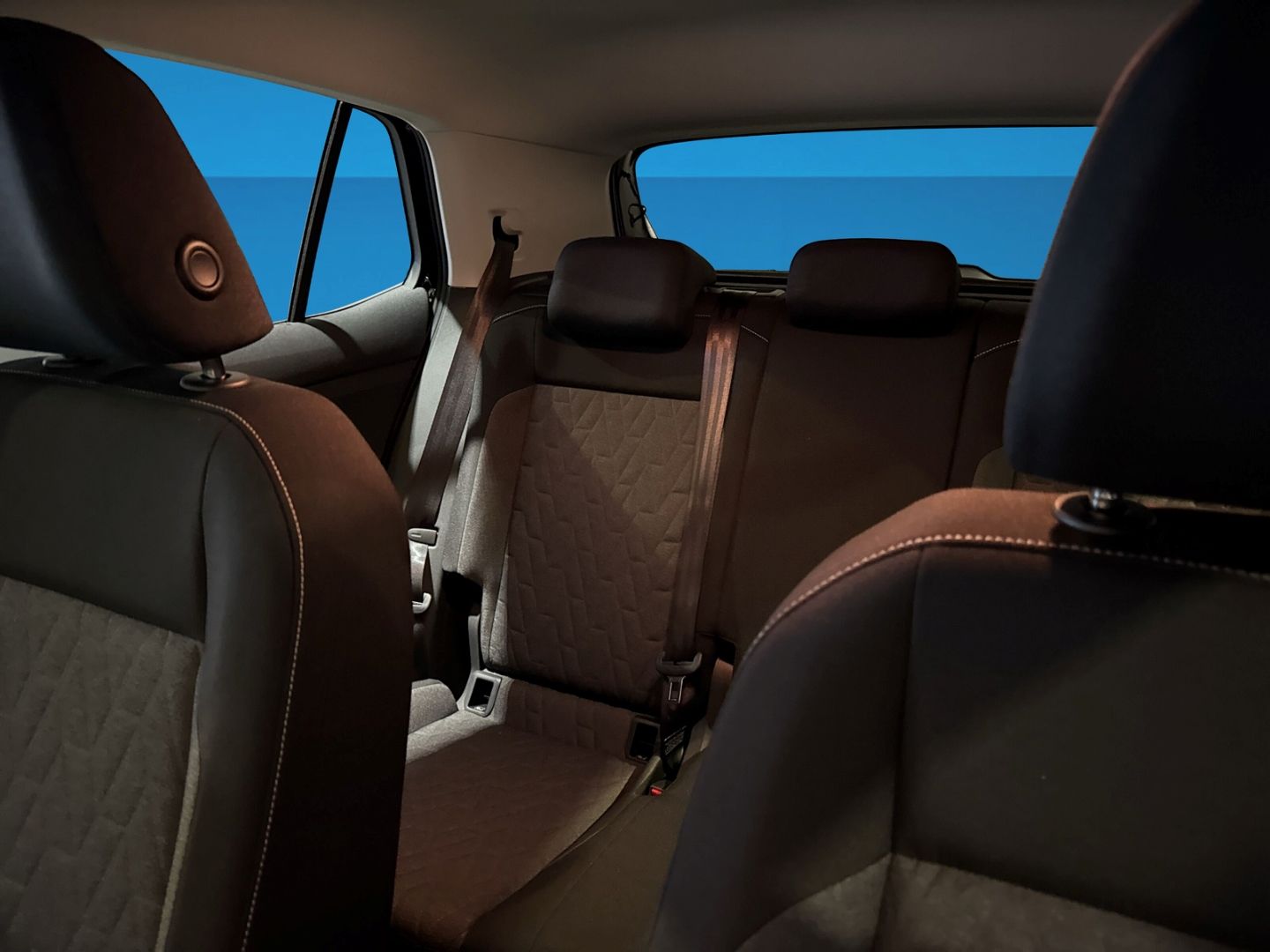 Fahrzeugabbildung Volkswagen T-Cross 1.0 TSI Life DSG AHK Climatronic