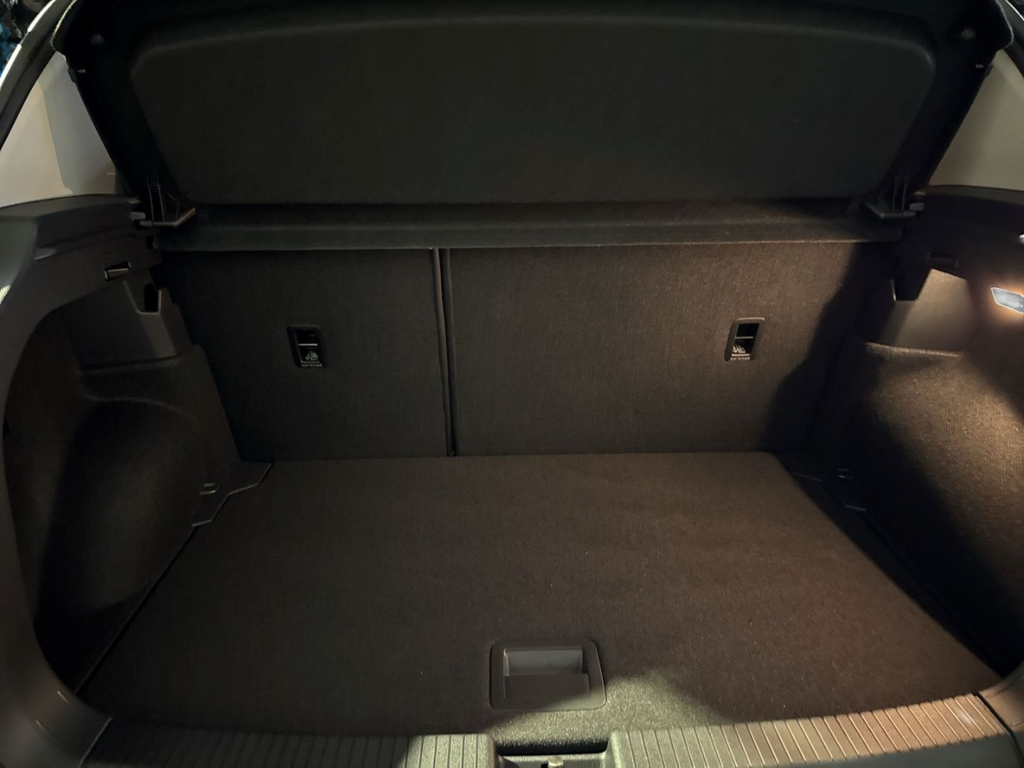 Fahrzeugabbildung Volkswagen T-Cross 1.0 TSI Life DSG AHK Climatronic