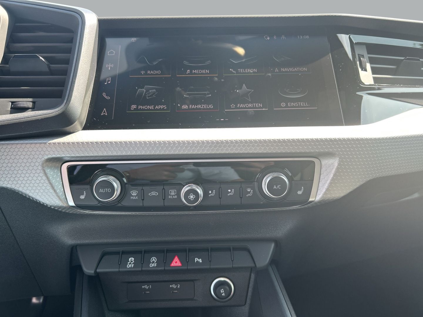 Fahrzeugabbildung Audi A1 ADVANCED 25 TFSI LED,SHZ,PDC,SLINE,CARPLAY