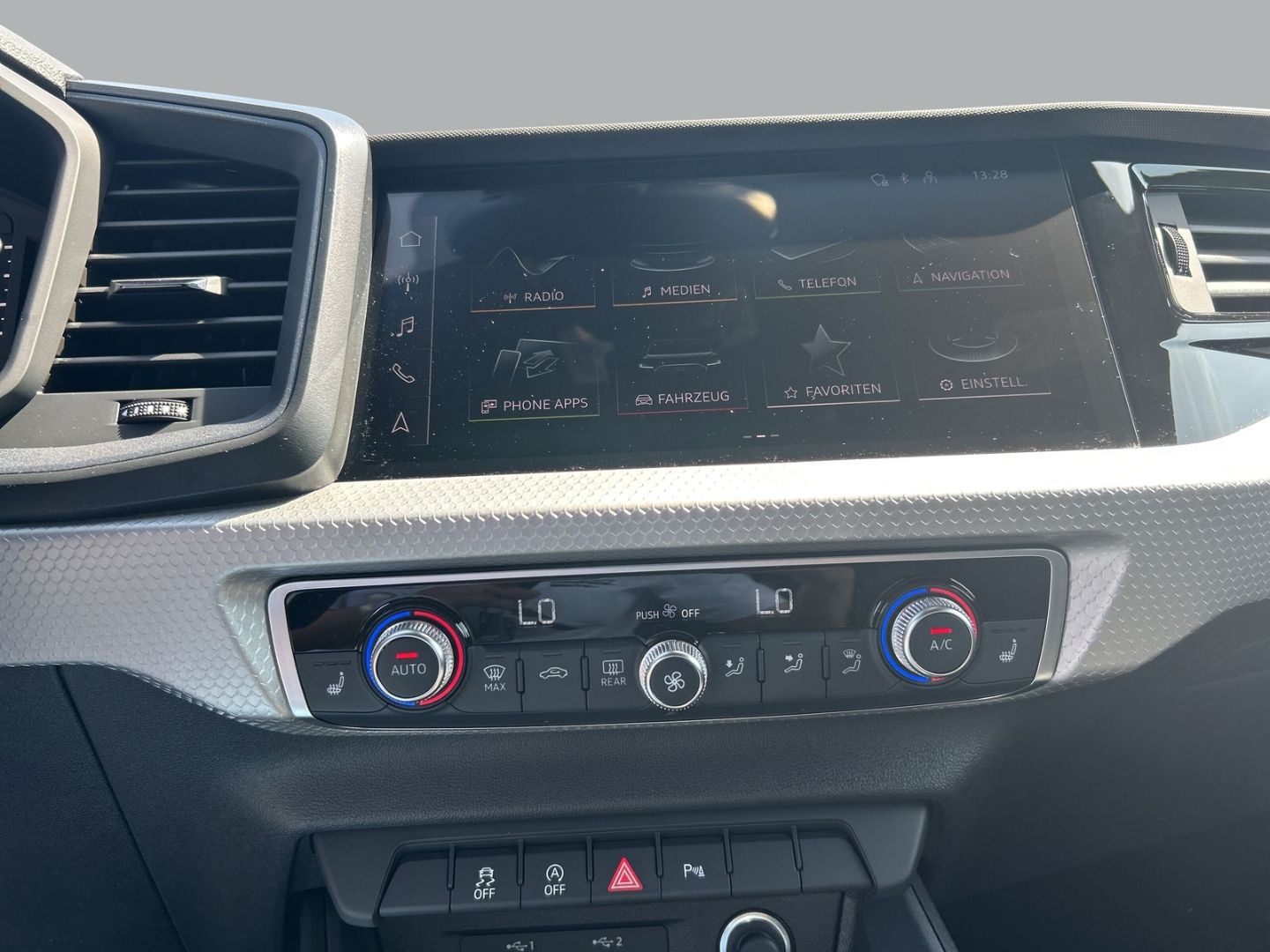 Fahrzeugabbildung Audi A1 ADVANCED 25TFSI, LED,SHZ,PDC,SLINE,CARPLAY