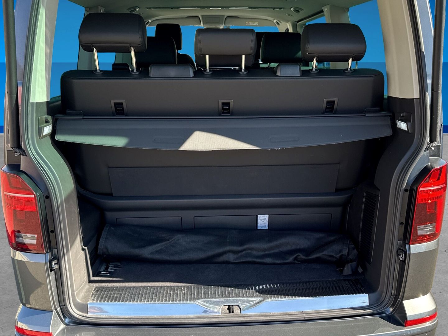 Fahrzeugabbildung Volkswagen Transporter Multivan T6.1 Generation SIX