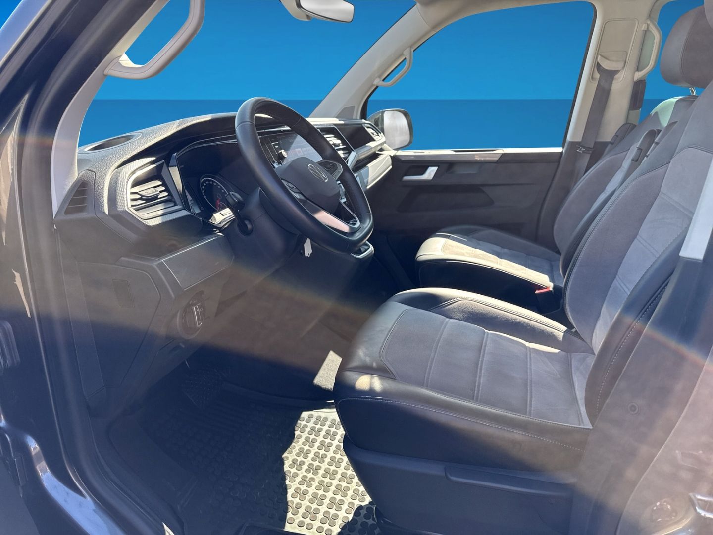 Fahrzeugabbildung Volkswagen Transporter Multivan T6.1 Generation SIX