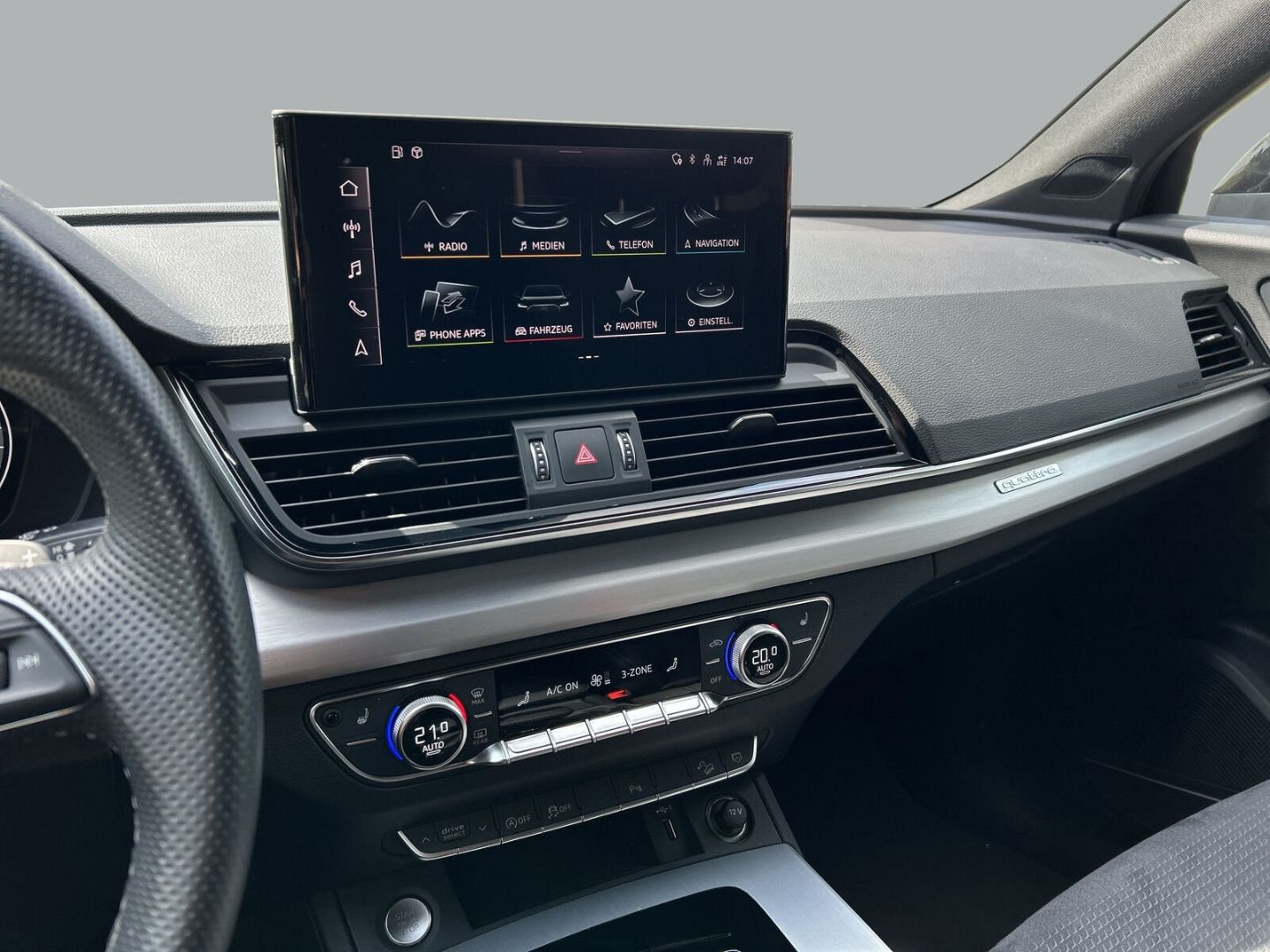 Fahrzeugabbildung Audi Q5 Sportback 40 TDI quattro S tronic S Line - mit KI generiert/bearbeitet