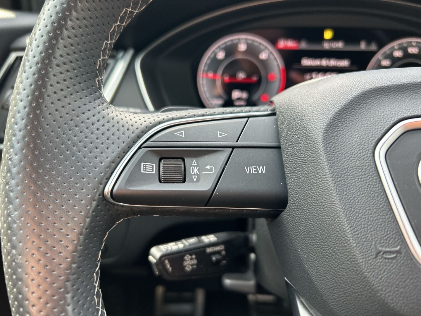 Fahrzeugabbildung Audi Q5 Sportback 40 TDI quattro S tronic S Line - mit KI generiert/bearbeitet