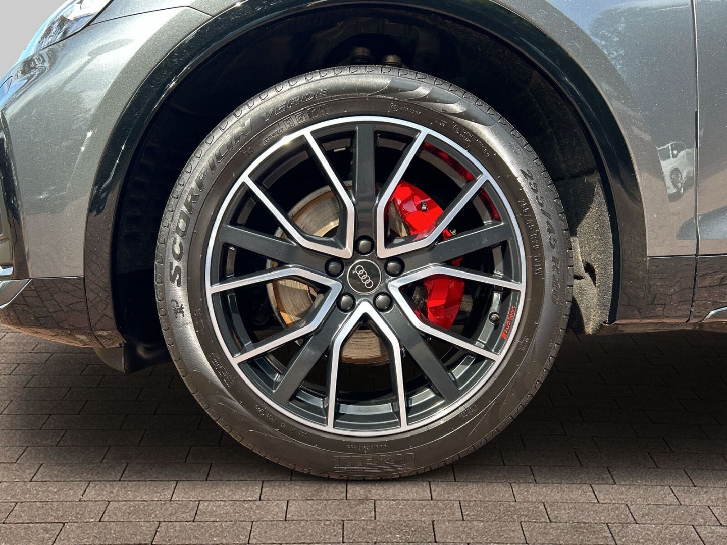 Fahrzeugabbildung Audi Q5 Sportback 40 TDI quattro S tronic S Line - mit KI generiert/bearbeitet