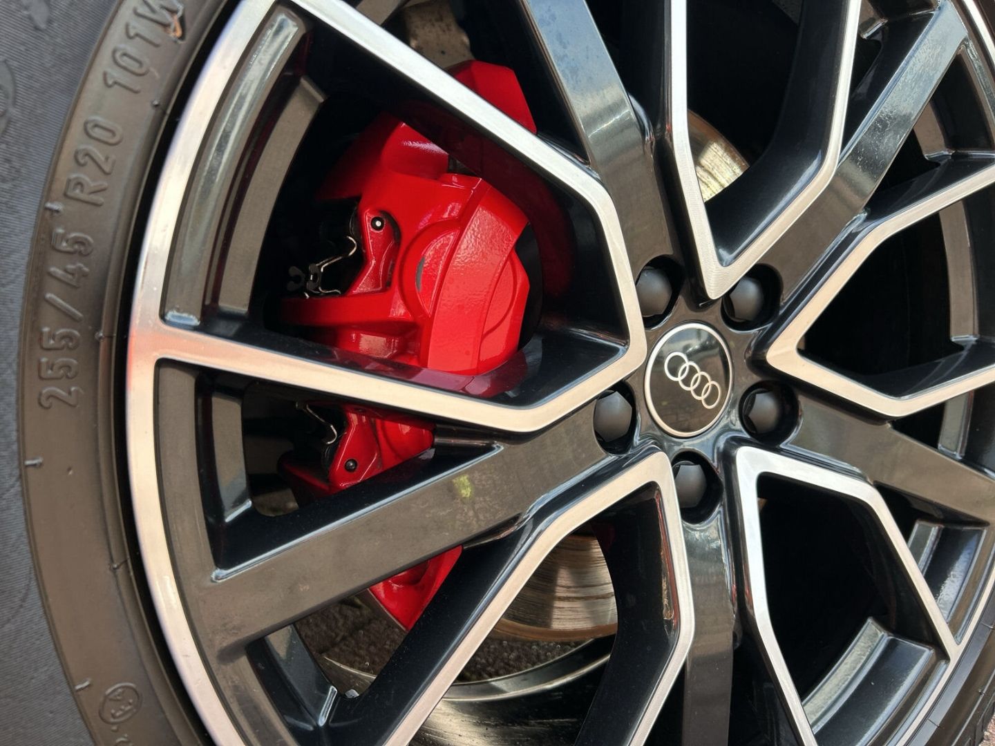 Fahrzeugabbildung Audi Q5 Sportback 40 TDI quattro S tronic S Line - mit KI generiert/bearbeitet
