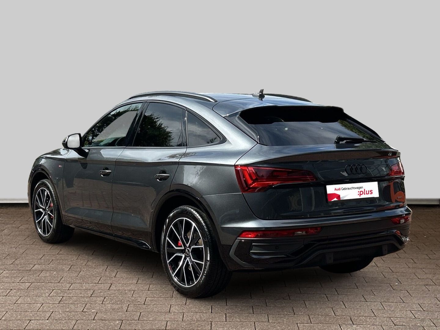 Fahrzeugabbildung Audi Q5 Sportback 40 TDI quattro S tronic S Line - mit KI generiert/bearbeitet