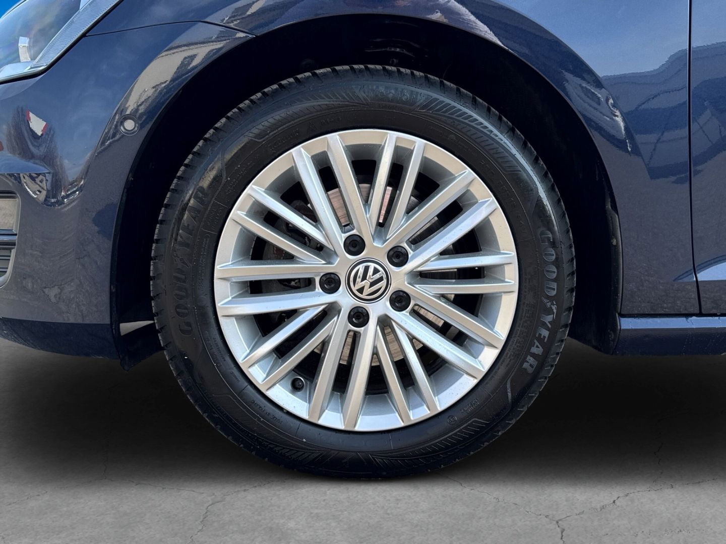 Fahrzeugabbildung Volkswagen Golf VII Variant 1.2 TSI Cup Navi Bluetooth