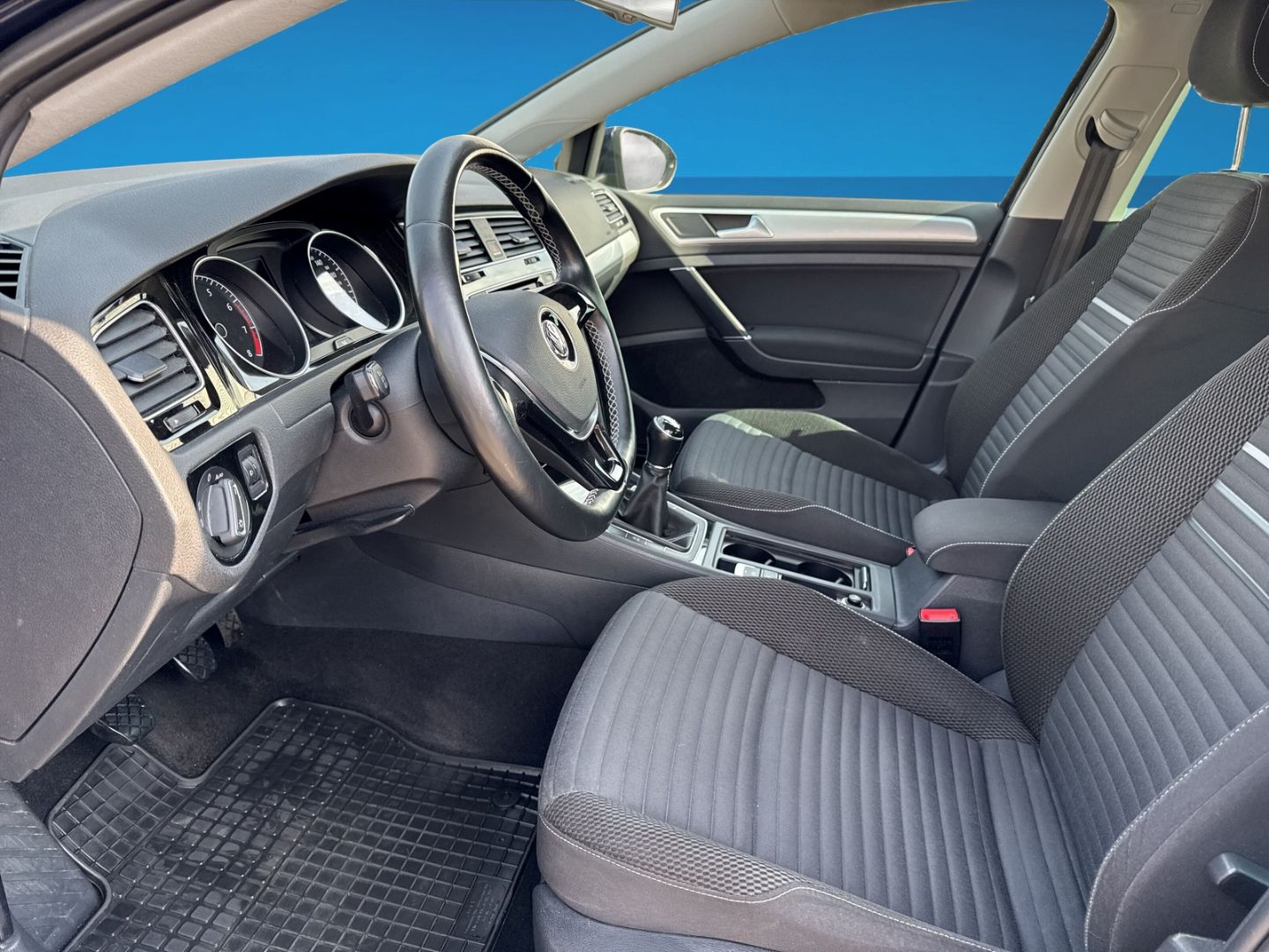 Fahrzeugabbildung Volkswagen Golf VII Variant 1.2 TSI Cup Navi Bluetooth