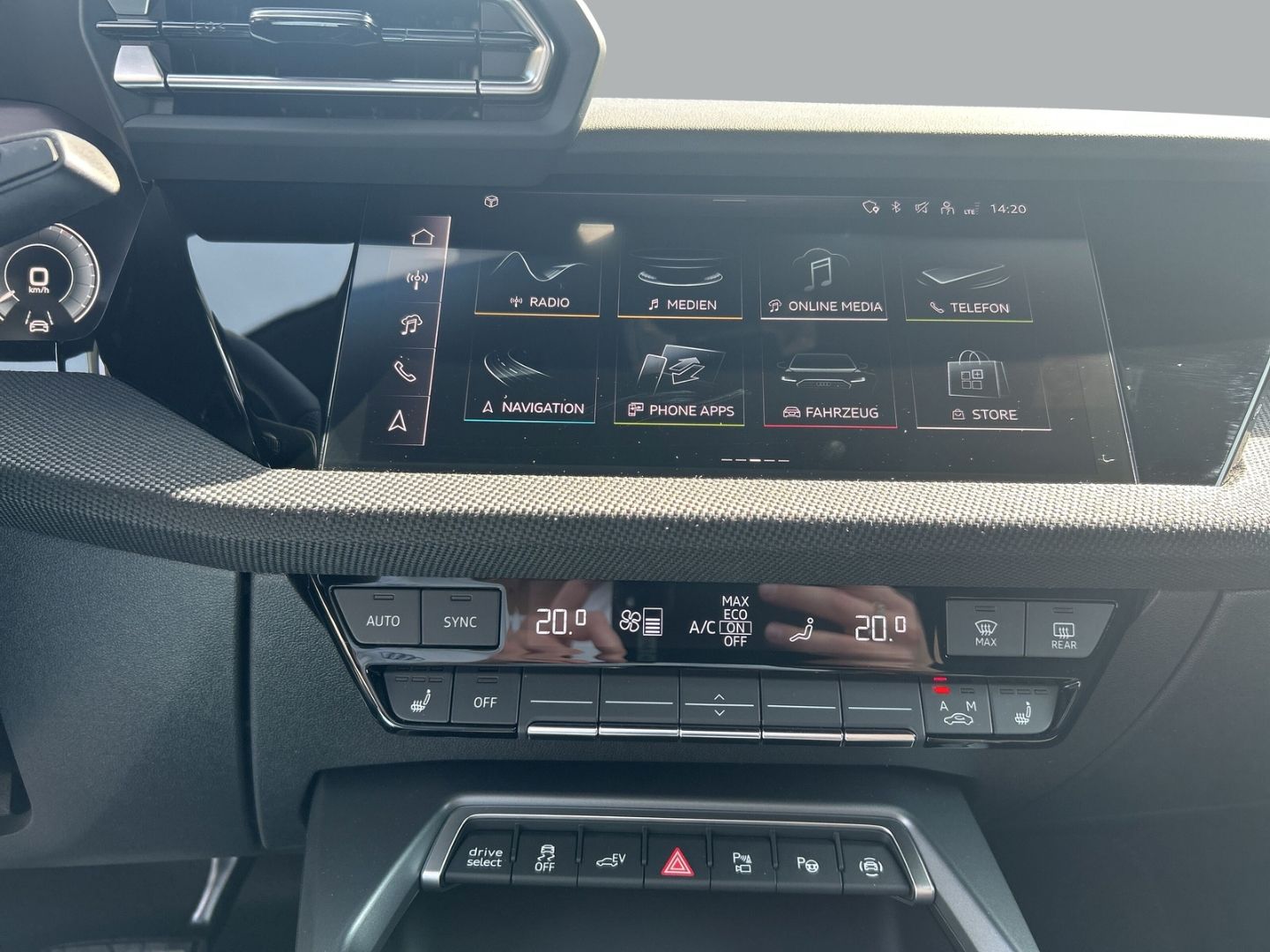 Fahrzeugabbildung Audi A3 SPORTB 45 TFSIe MATRIX,AHK,NAVI,HUD,PARK-LENK