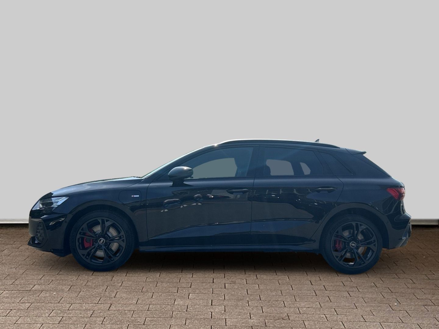 Fahrzeugabbildung Audi A3 SPORTB 45 TFSIe MATRIX,AHK,NAVI,HUD,PARK-LENK