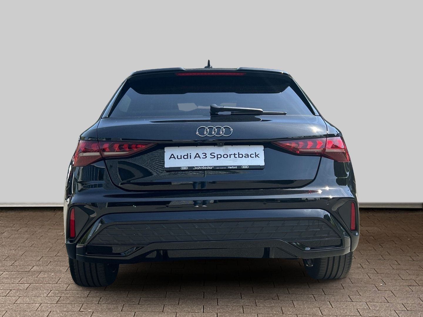 Fahrzeugabbildung Audi A3 SPORTB 45 TFSIe MATRIX,AHK,NAVI,HUD,PARK-LENK