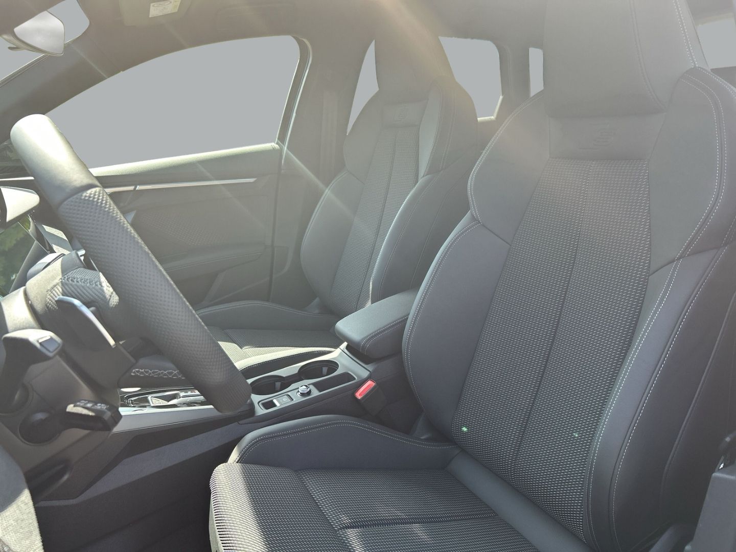 Fahrzeugabbildung Audi A3 SPORTB 45 TFSIe MATRIX,AHK,NAVI,HUD,PARK-LENK