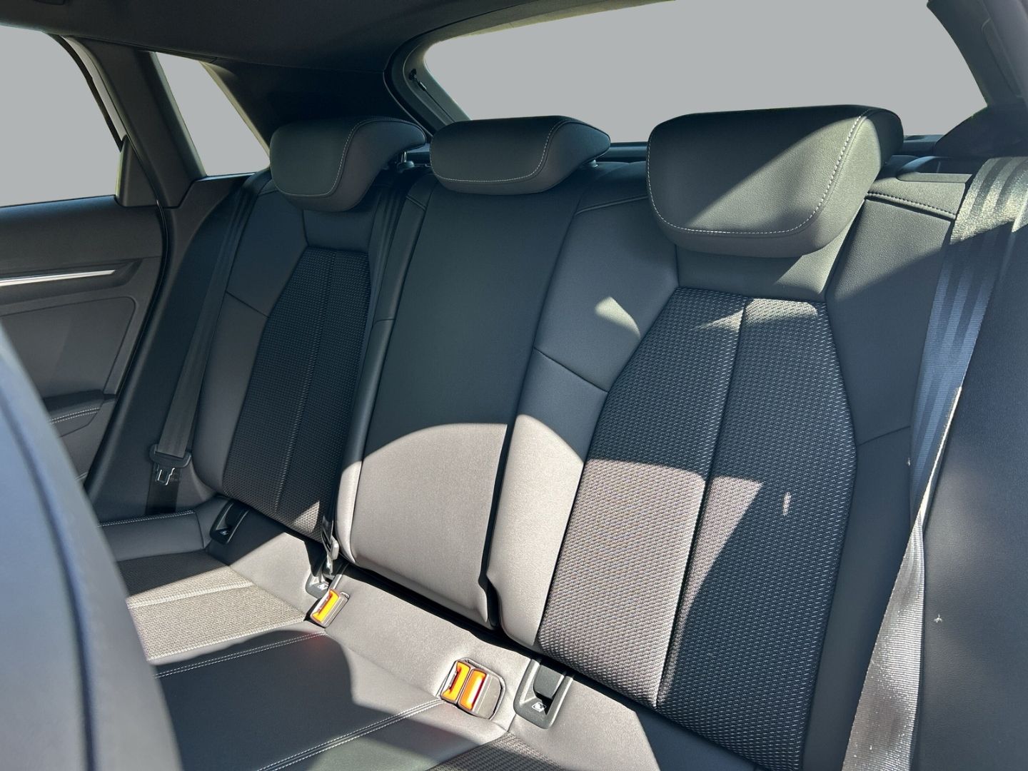 Fahrzeugabbildung Audi A3 SPORTB 40TFSIe LED+PARK+LENK+LEDER+NAVI+SLINE
