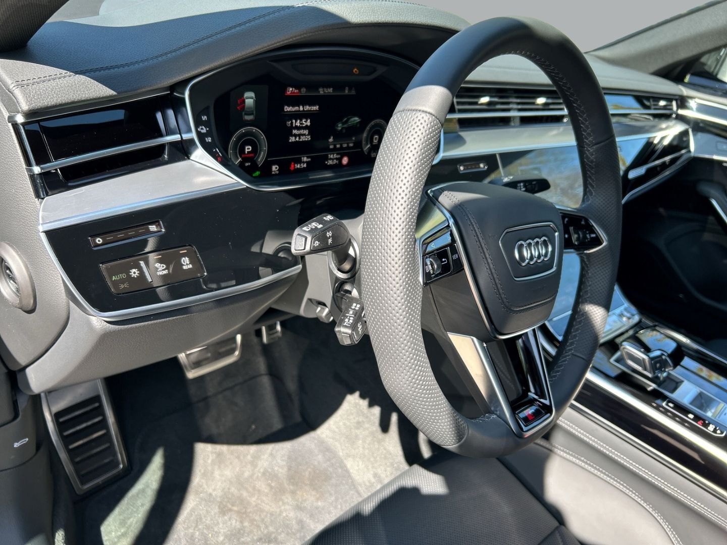 Fahrzeugabbildung Audi A8 60 TFSIe MATRIX+HUD+PANO+KAMERA+B&O+AHK+VIRTU