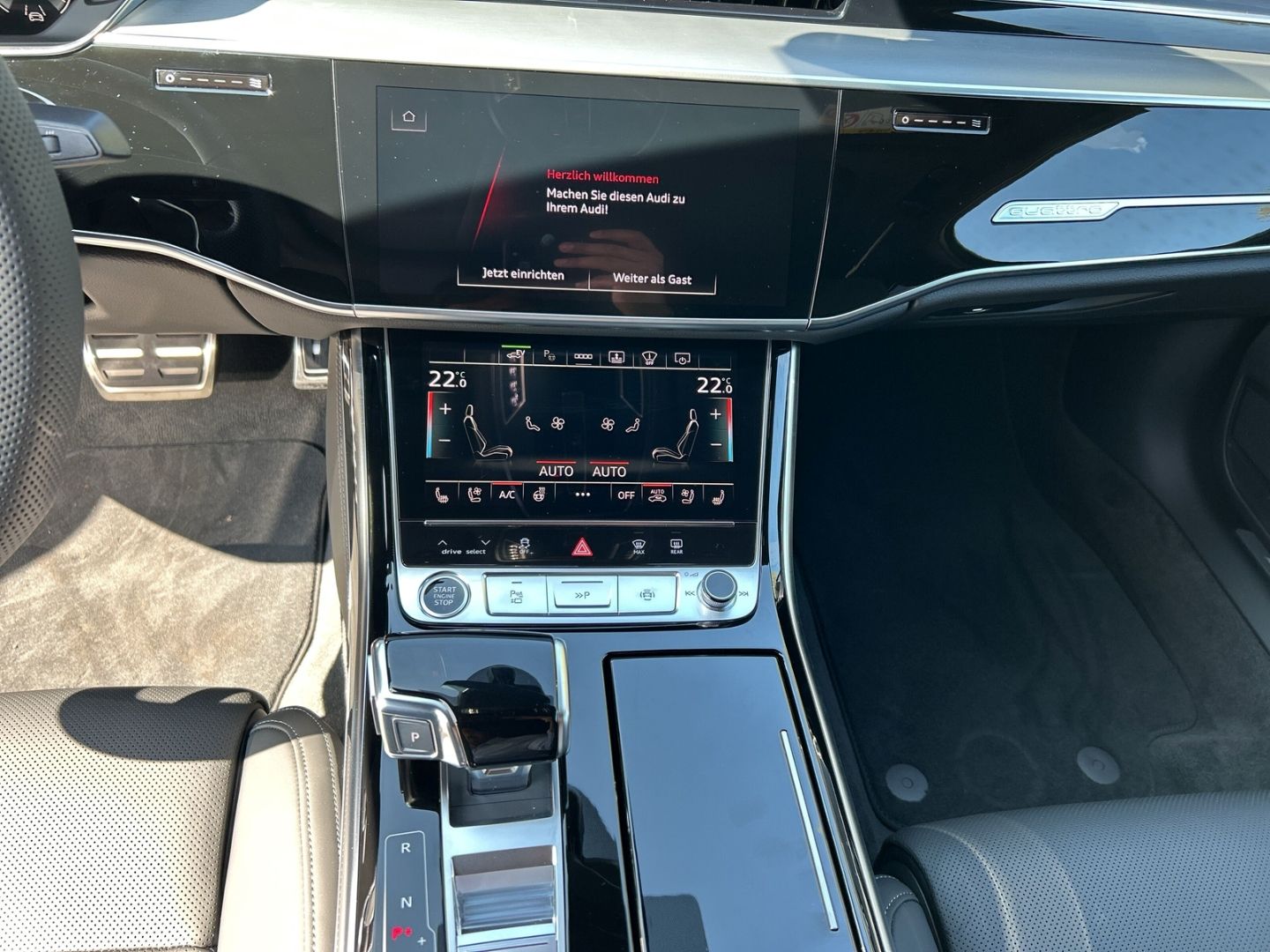 Fahrzeugabbildung Audi A8 60 TFSIe MATRIX+HUD+PANO+KAMERA+B&O+AHK+VIRTU
