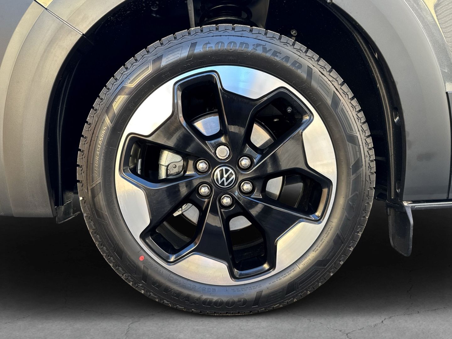 Fahrzeugabbildung Volkswagen Caravelle Life 2,0 l TDI 110 kW 8-Gang-Autom. KR