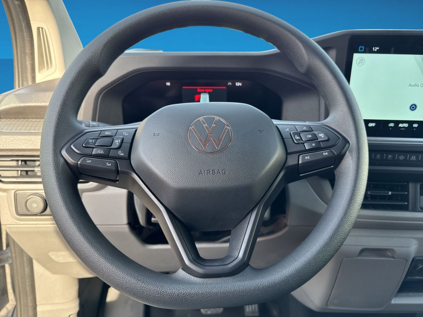 Fahrzeugabbildung Volkswagen T7 Transporter e-Transporter Kasten BEV 100kW LR