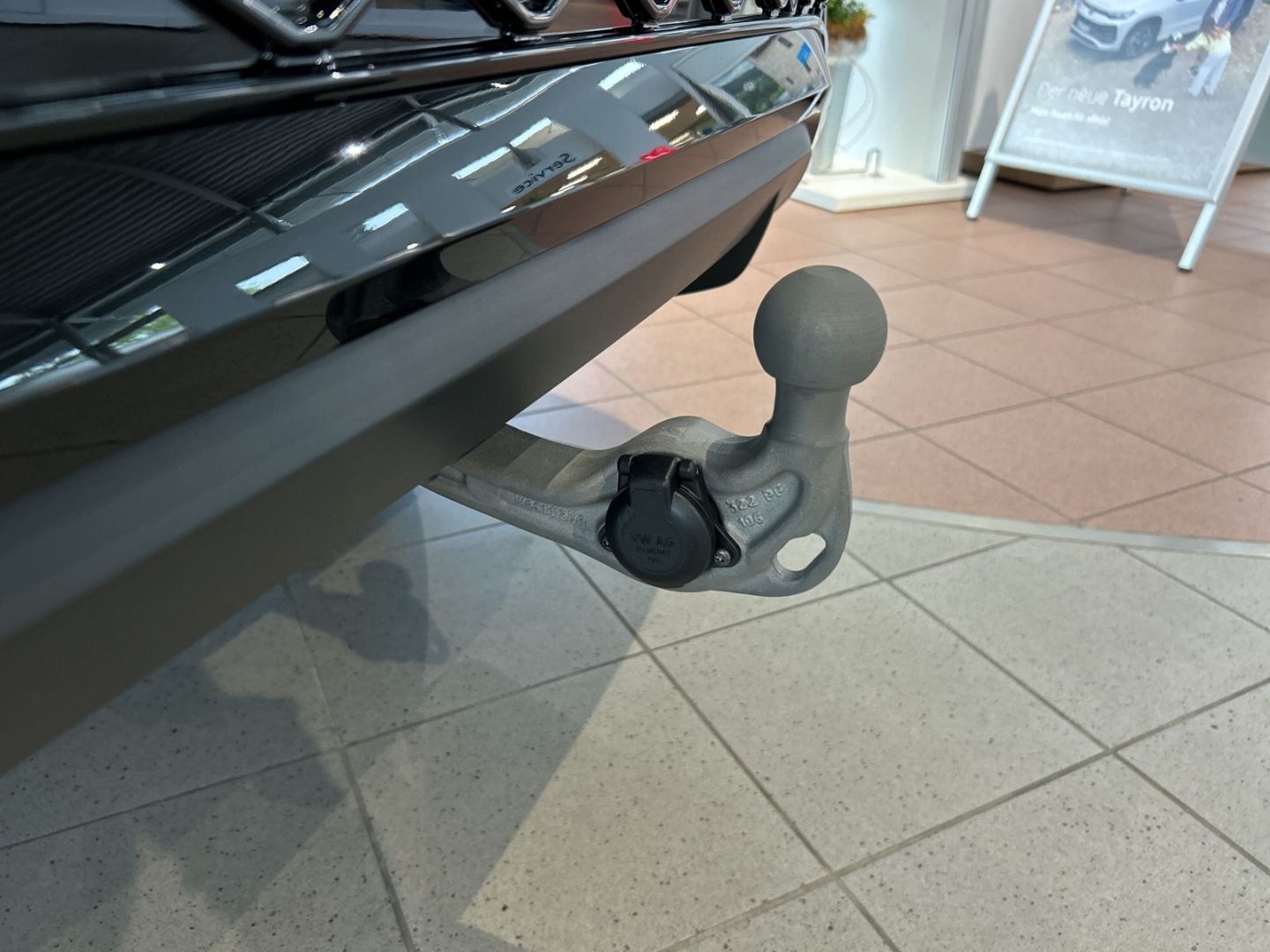 Fahrzeugabbildung Volkswagen Tayron R-Line 2.0 TDI 4M 7 SITZER PANO AHK STAND
