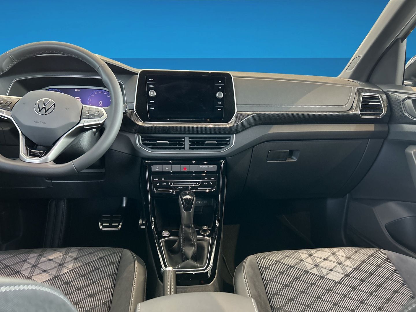 Fahrzeugabbildung Volkswagen T-Cross R-Line 1.5 l TSI AHK REAR VIEW IQ.DRIVE