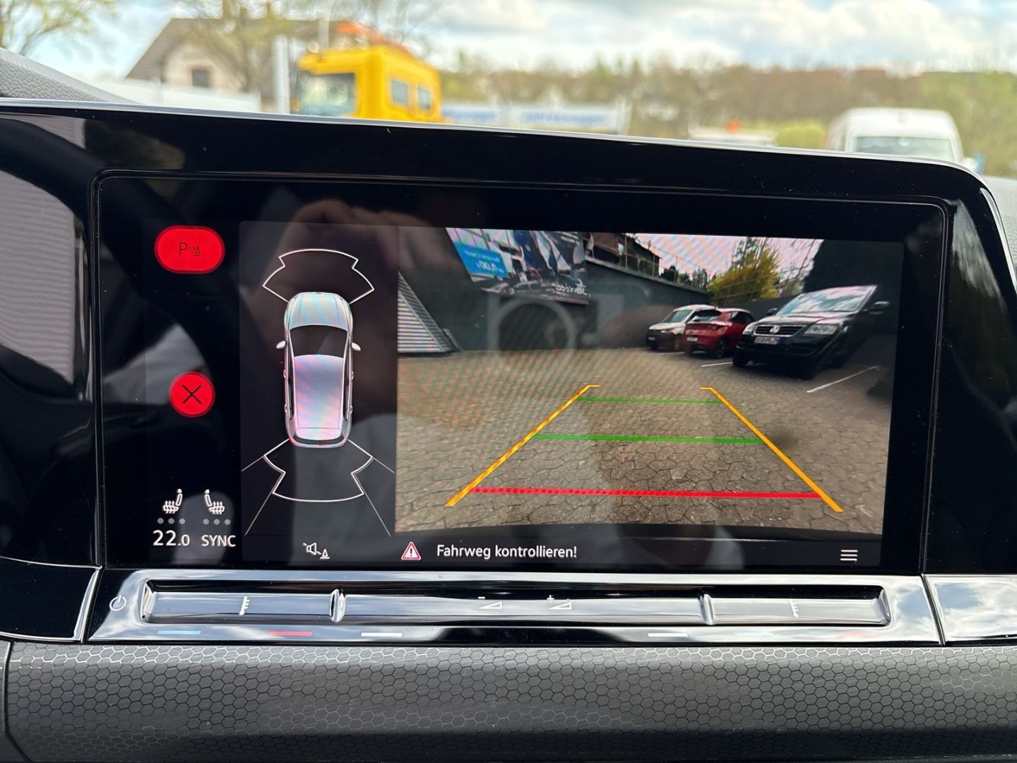 Fahrzeugabbildung Volkswagen Golf VIII GTI 2.0 TSI NAVI Rear View Matrix LED