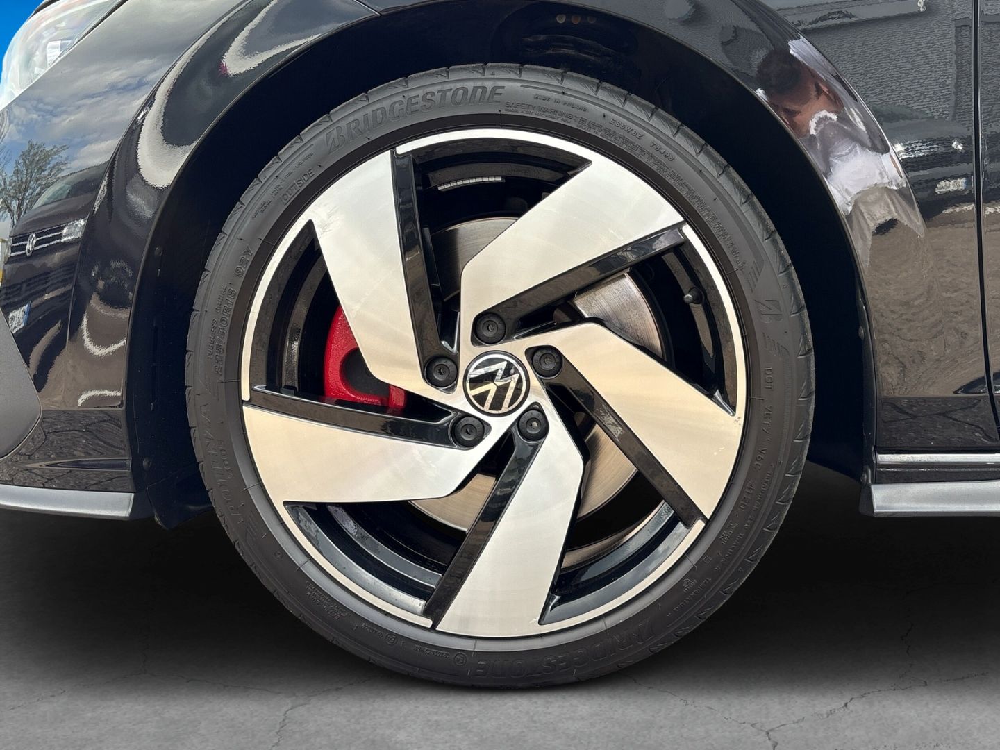 Fahrzeugabbildung Volkswagen Golf VIII GTI 2.0 TSI NAVI Rear View Matrix LED