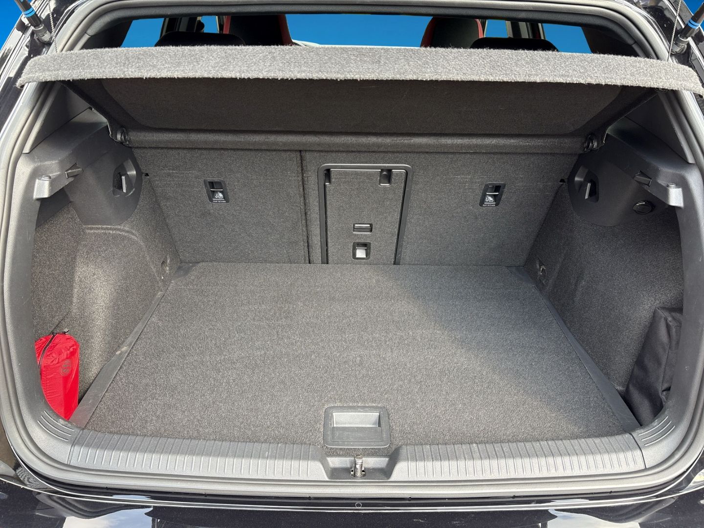 Fahrzeugabbildung Volkswagen Golf VIII GTI 2.0 TSI NAVI Rear View Matrix LED