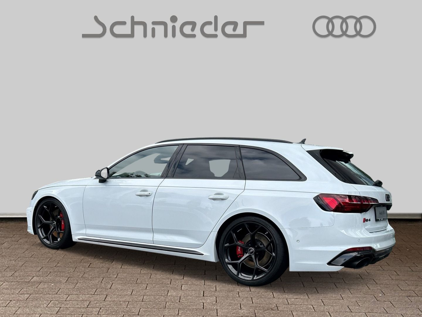 Fahrzeugabbildung Audi RS4 AVANT MATRIX,PANO,HEADUP,VIRTUAL,SPORTABGAS