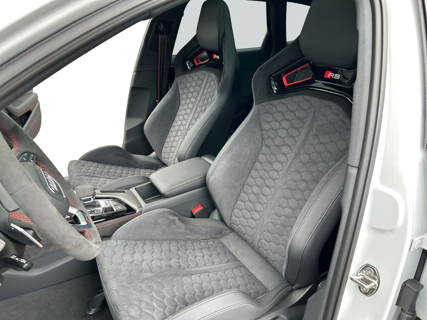 Fahrzeugabbildung Audi RS4 AVANT MATRIX,PANO,HEADUP,VIRTUAL,SPORTABGAS