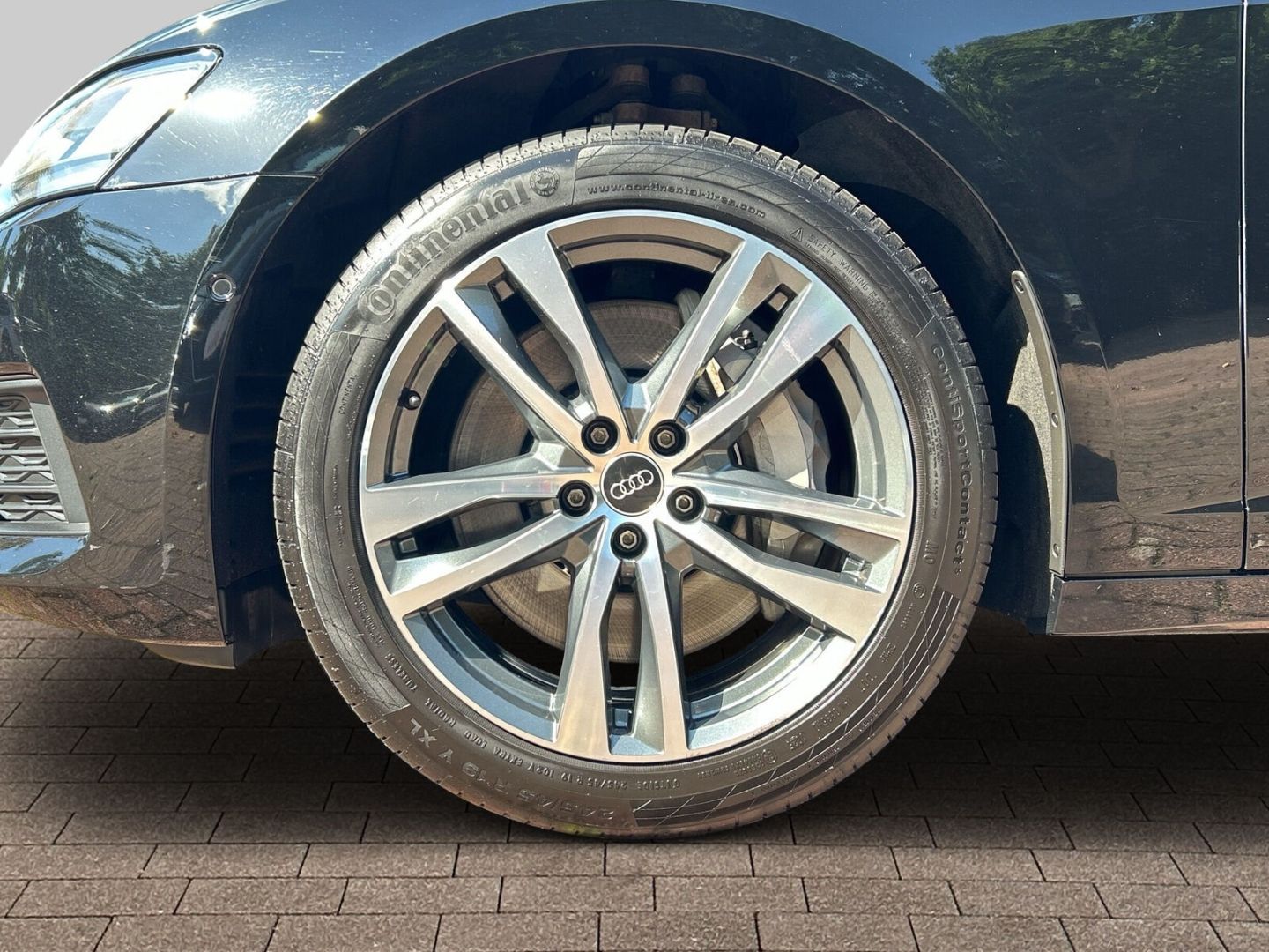 Fahrzeug 21 Fahrzeugabbildung Audi A6 Avant 50 TFSI e quattro S tronic LED Assisten - mit KI generiert/bearbeitet