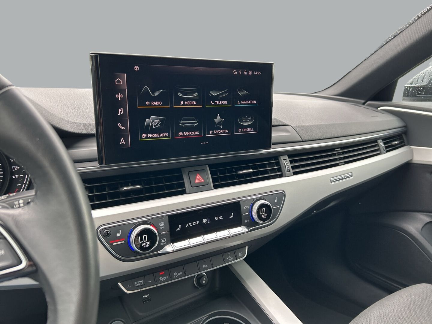 Fahrzeug 15 Fahrzeugabbildung Audi A4 allroad quattro 50 TDI Matrix Pano Sportsitze - mit KI generiert/bearbeitet