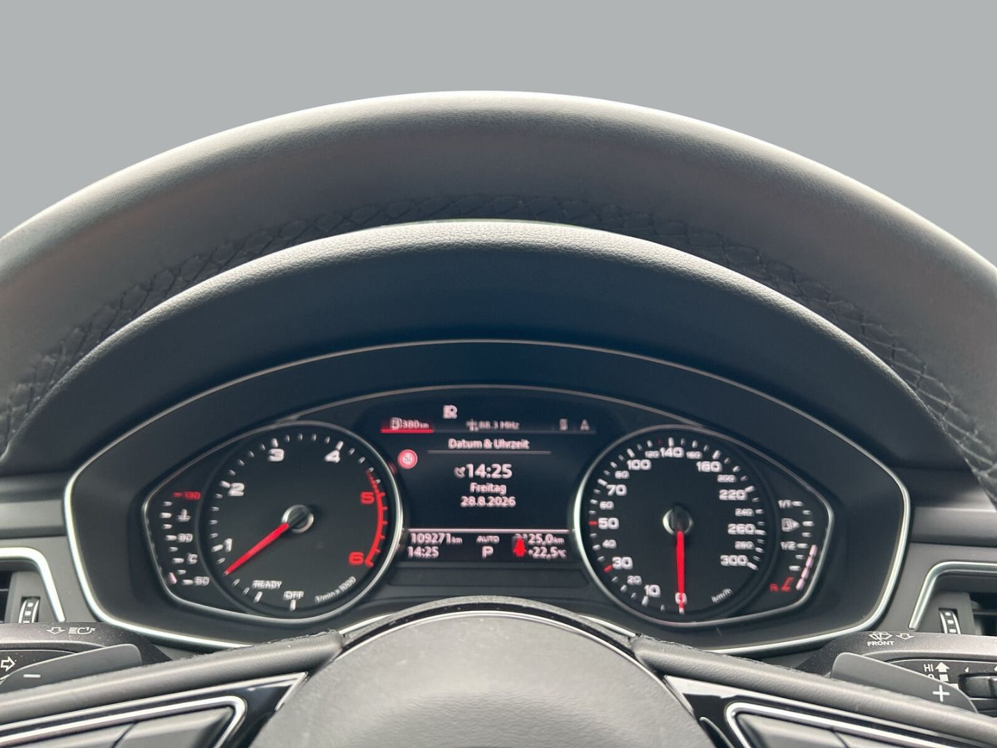Fahrzeug 16 Fahrzeugabbildung Audi A4 allroad quattro 50 TDI Matrix Pano Sportsitze - mit KI generiert/bearbeitet