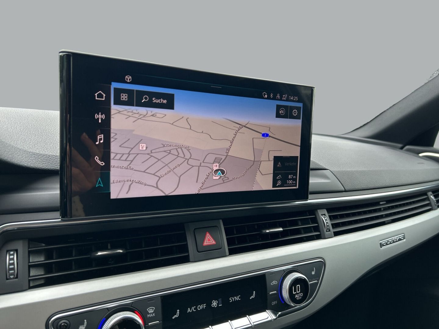 Fahrzeug 18 Fahrzeugabbildung Audi A4 allroad quattro 50 TDI Matrix Pano Sportsitze - mit KI generiert/bearbeitet